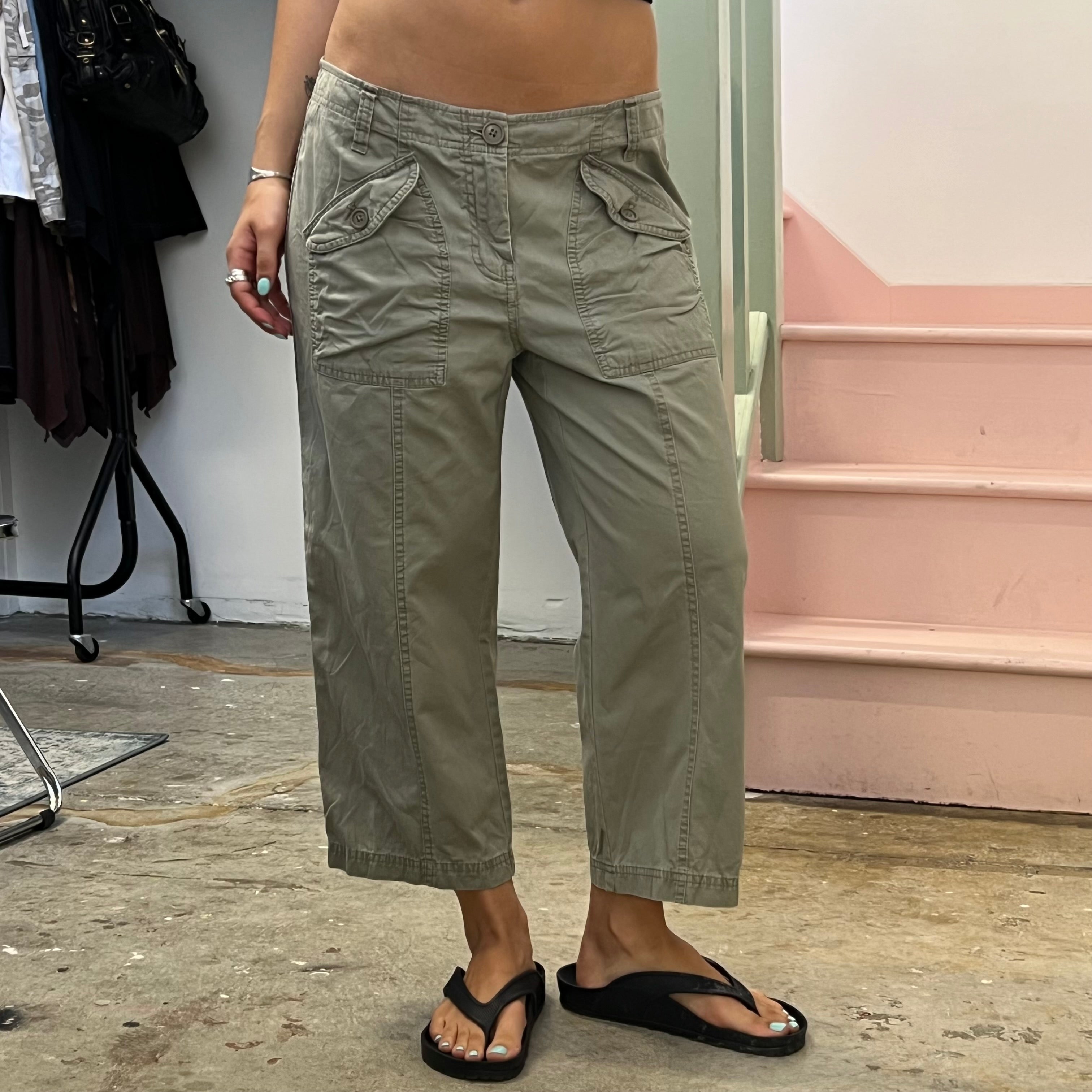 Gap khaki wide leg cargo capris