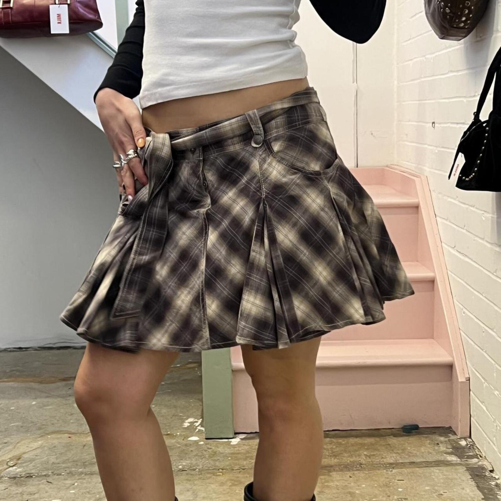 Cream and brown checkered low rise pleated floaty mini skirt