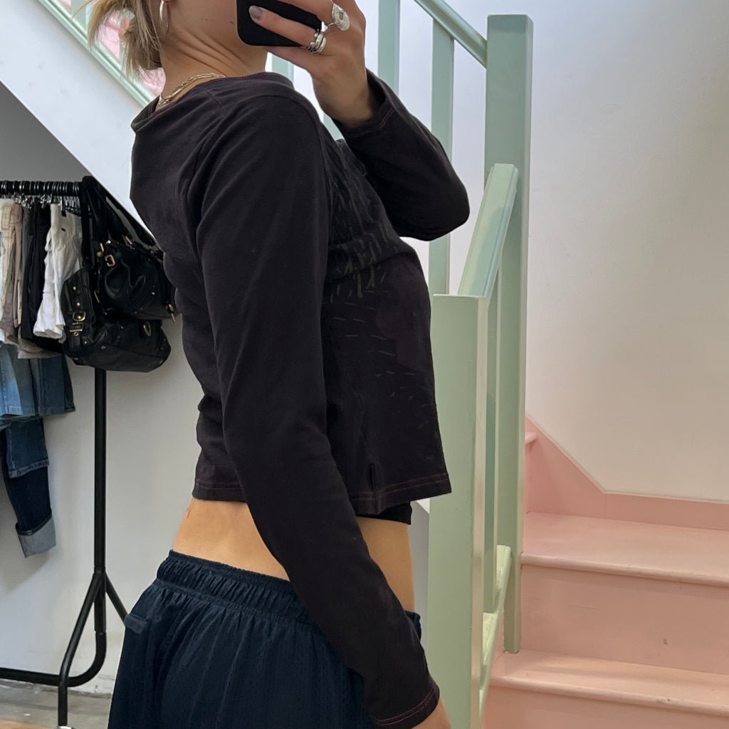 Black graphic print long sleeve top