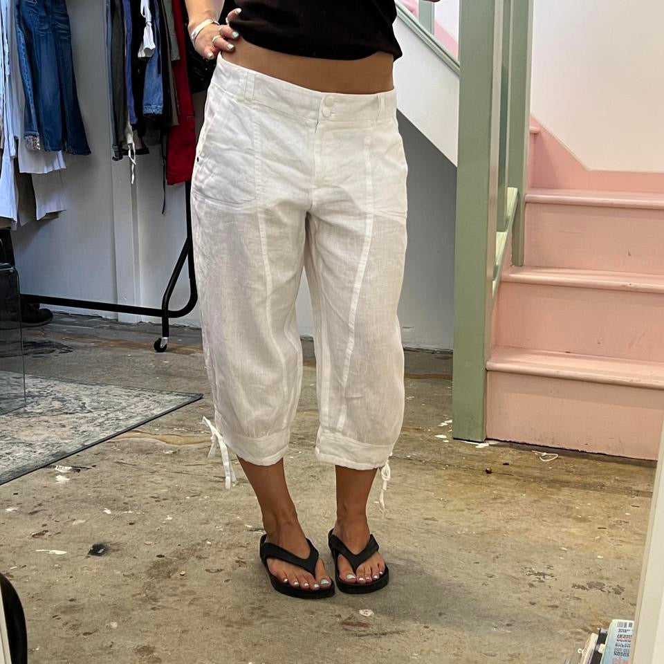 White cotton balloon style capris
