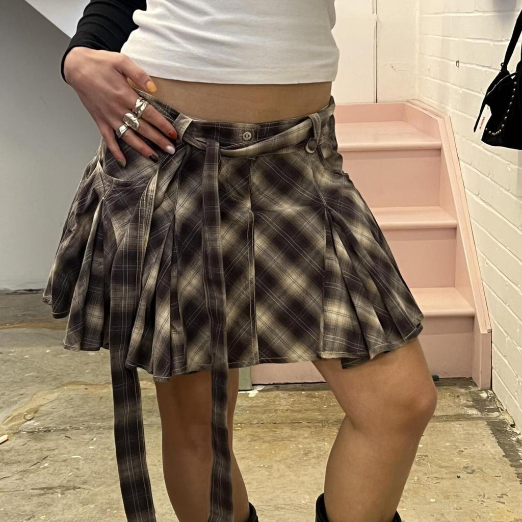 Cream and brown checkered low rise pleated floaty mini skirt