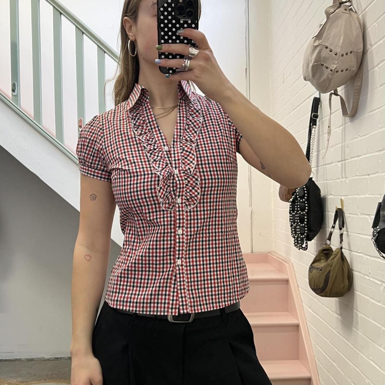 Red and navy checkered fitted vintage short sleeve shirt