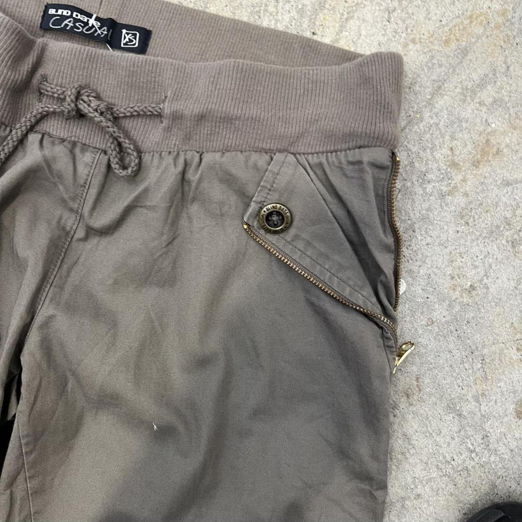 Khaki balloon style vintage cuffed capris with tie waist
