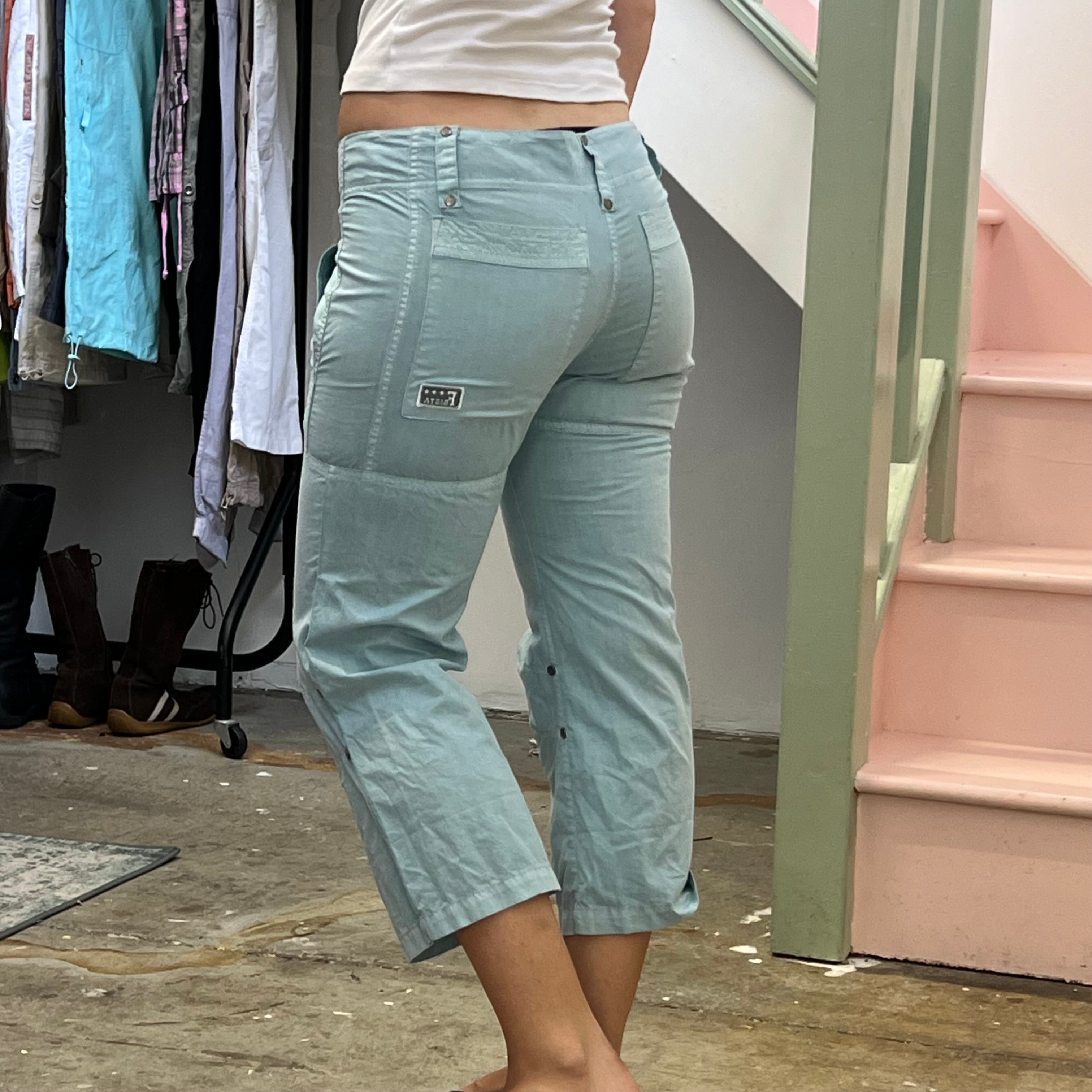 Fishbone baby blue fitted capris