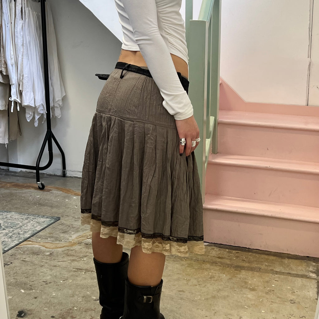 Brown crinkle lace trim belted midi skirt