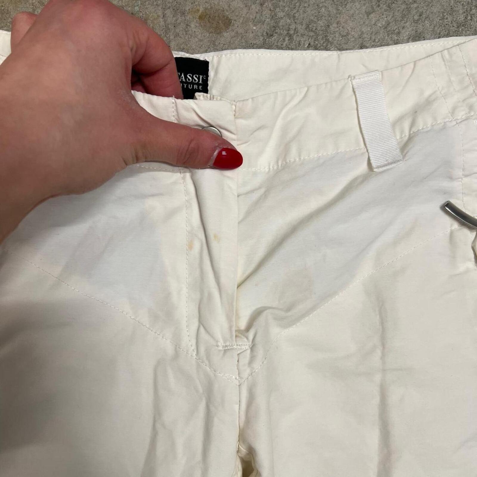 White cargo style cinched low rise vintage balloon style capris
