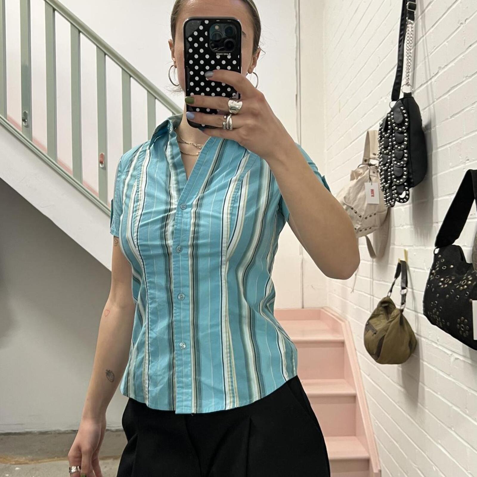 Blue and white striped fitted vintage short sleeve shirt