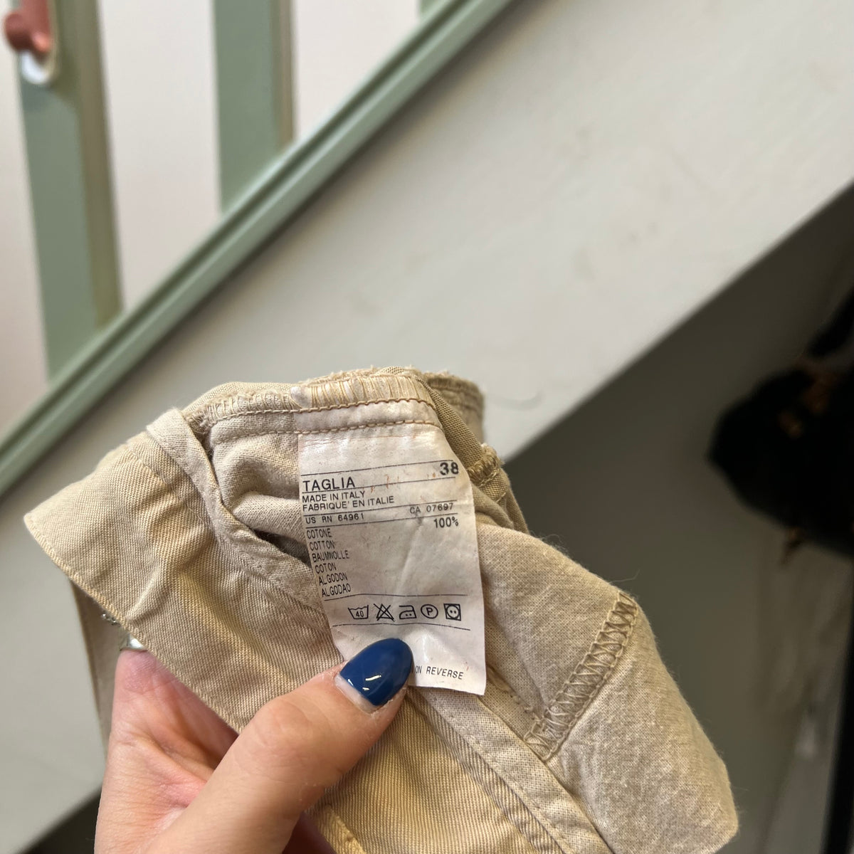 Sisley cream tailored capris