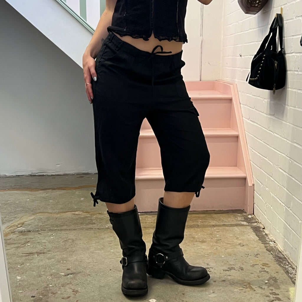 Black linen capris