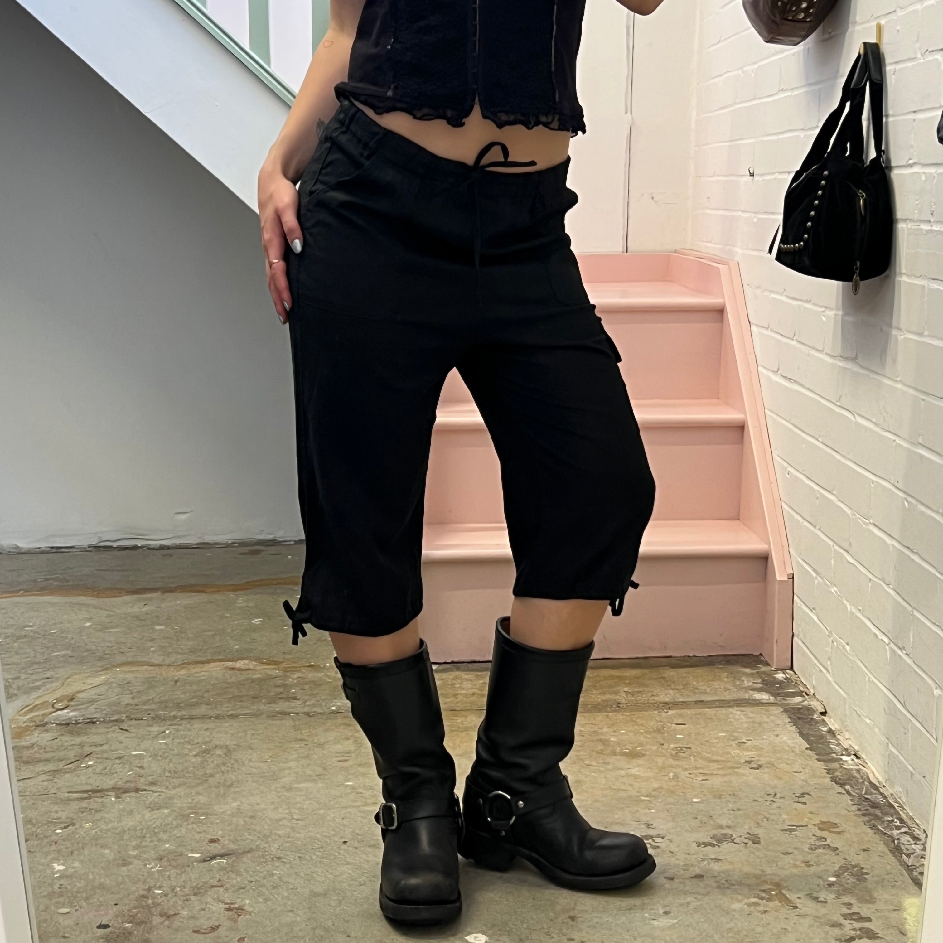 Black linen capris