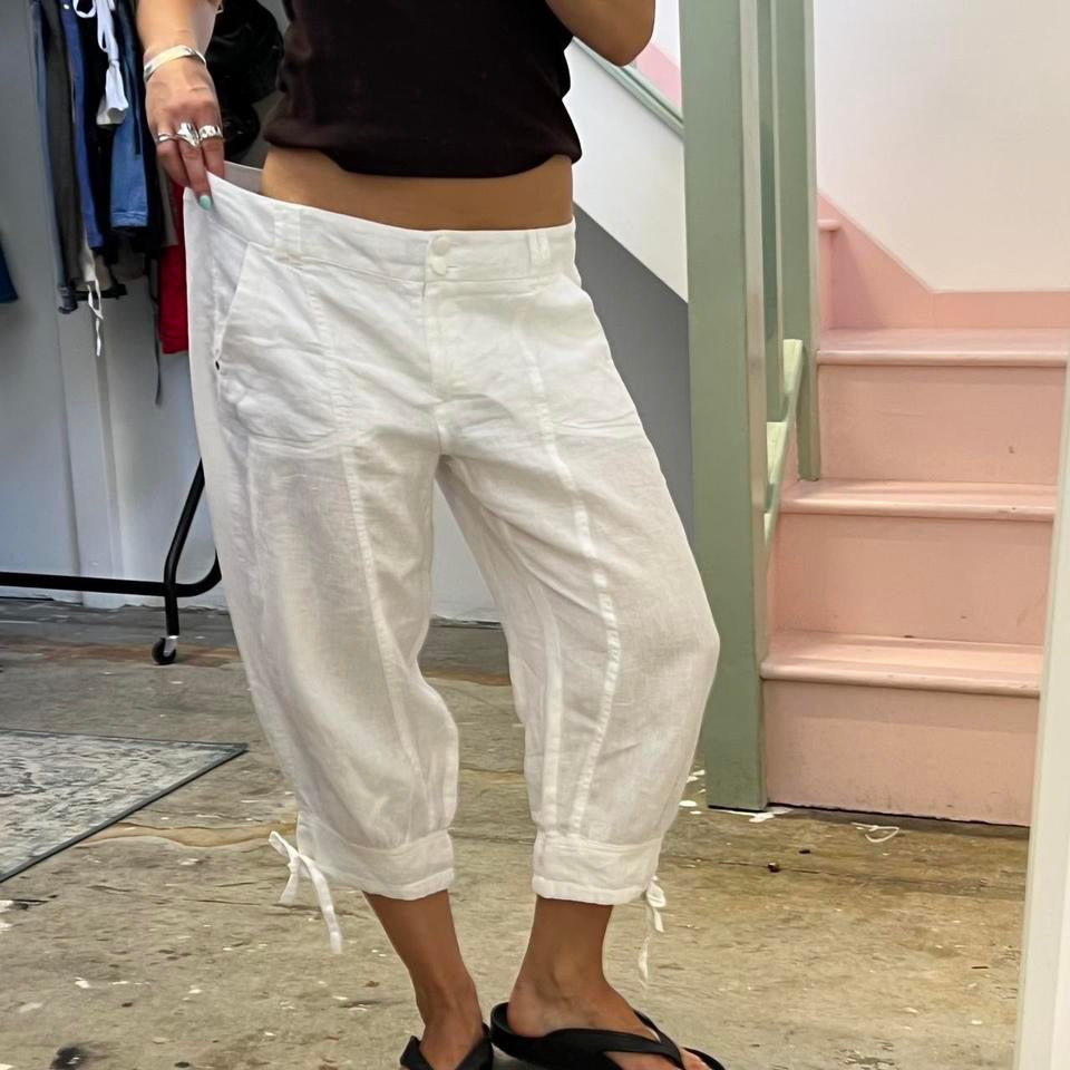 White cotton balloon style capris
