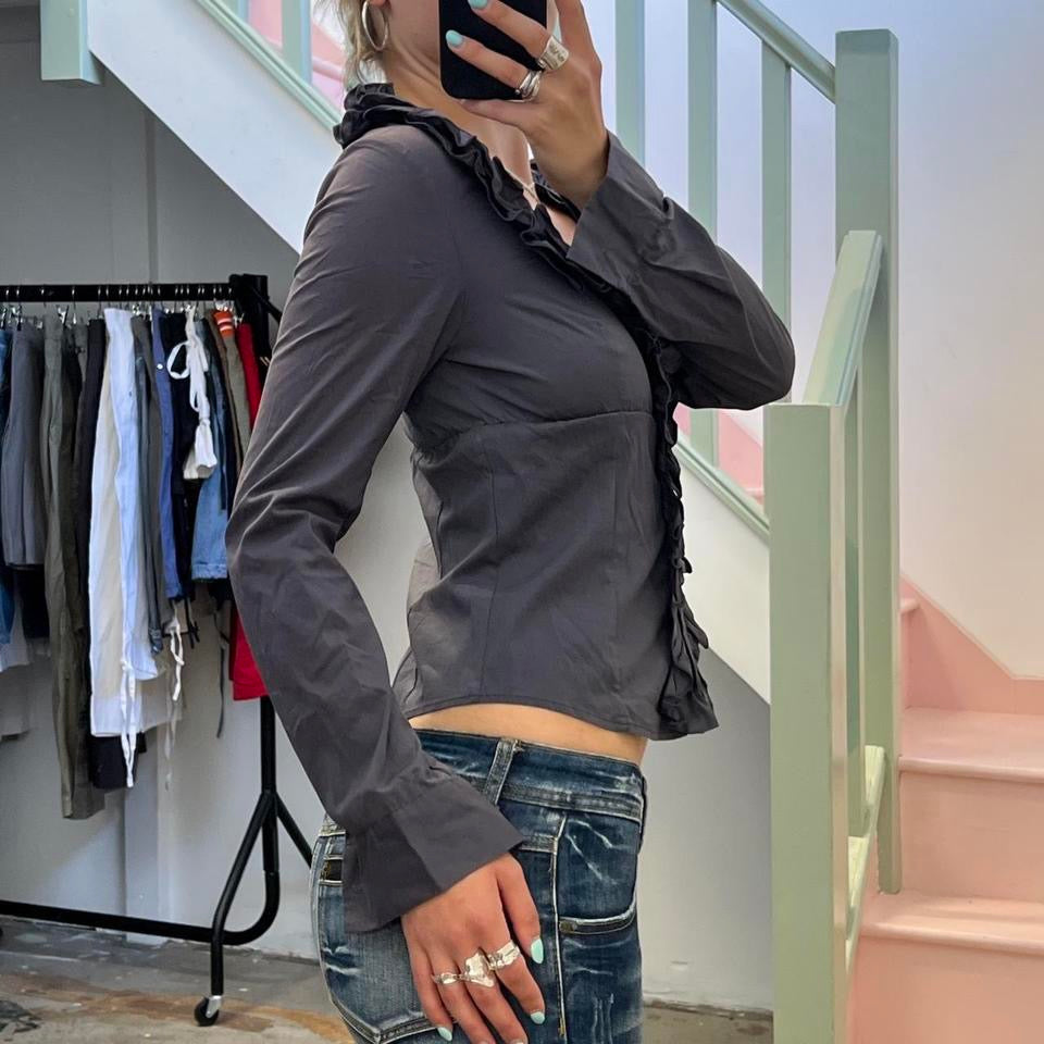 Grey fitted ruffle shirt