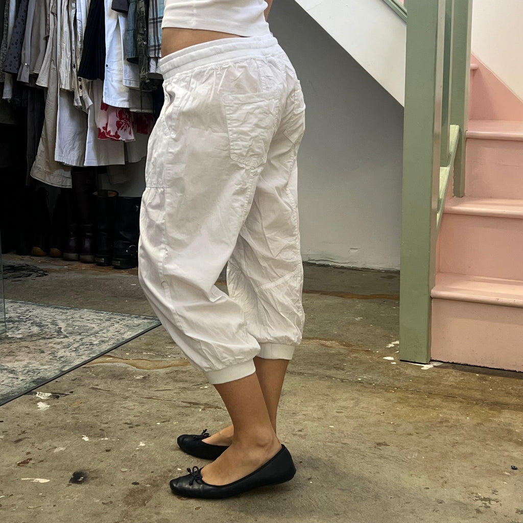 White balloon style cuffed capris