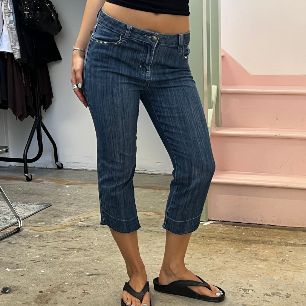 Fitted studded denim capris