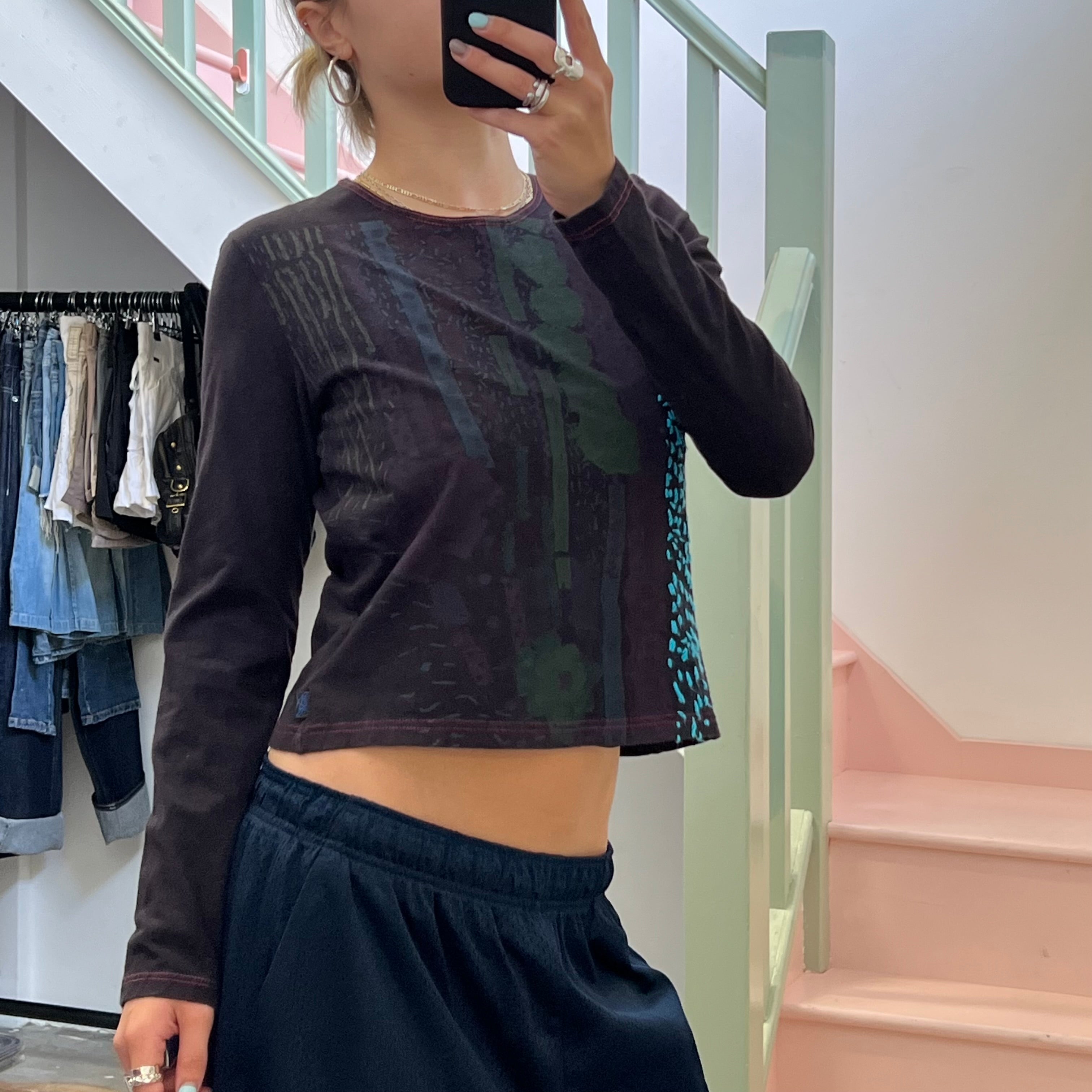 Black graphic print long sleeve top