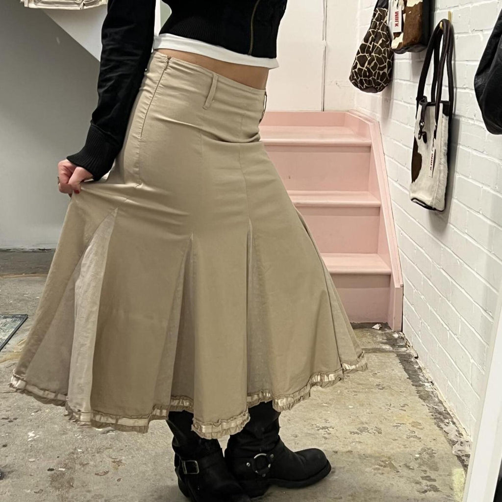 Cream low rise pleated vintage maxi skirt with embroidered panels