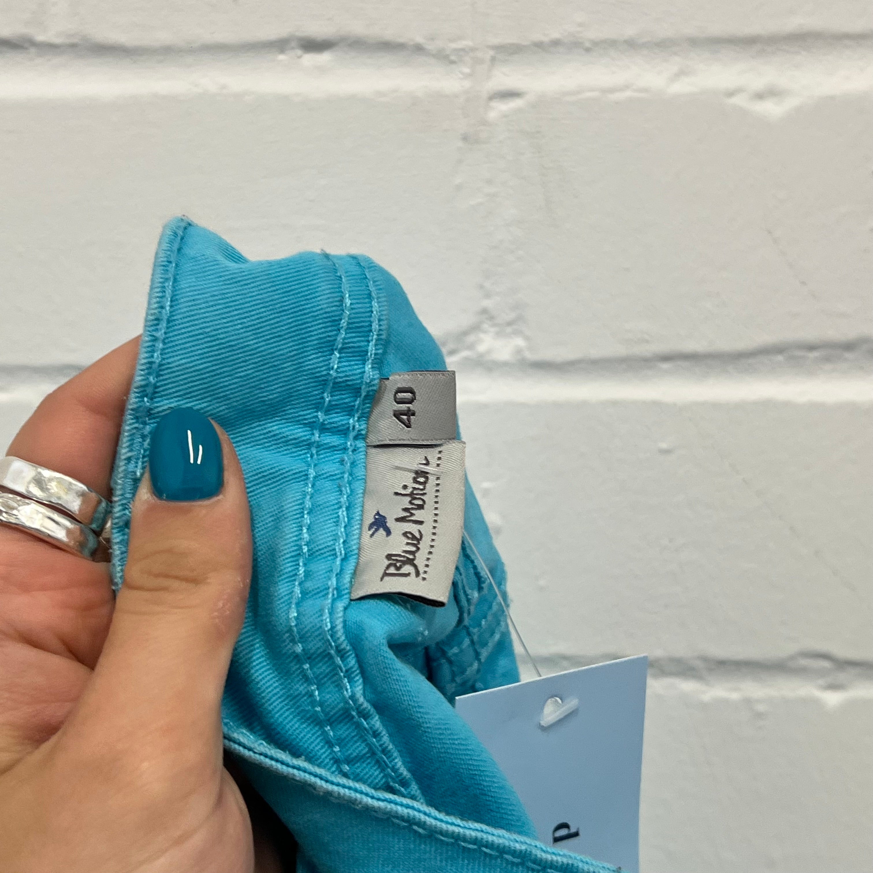 Blue low rise denim capris