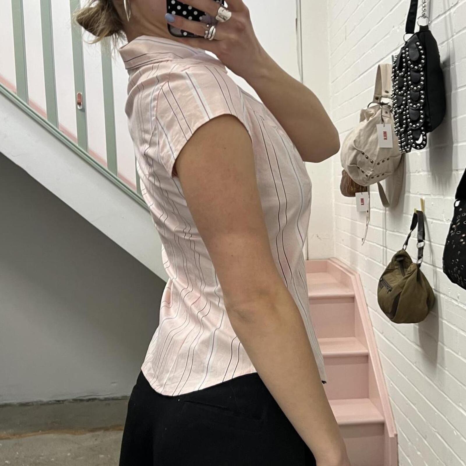 Pink and white striped fitted vintage short sleeve shirt