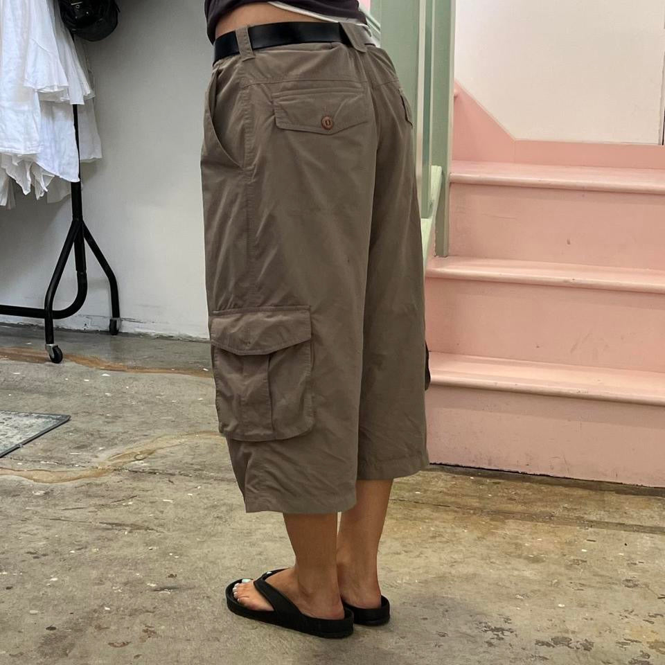 Khaki baggy cargo capris