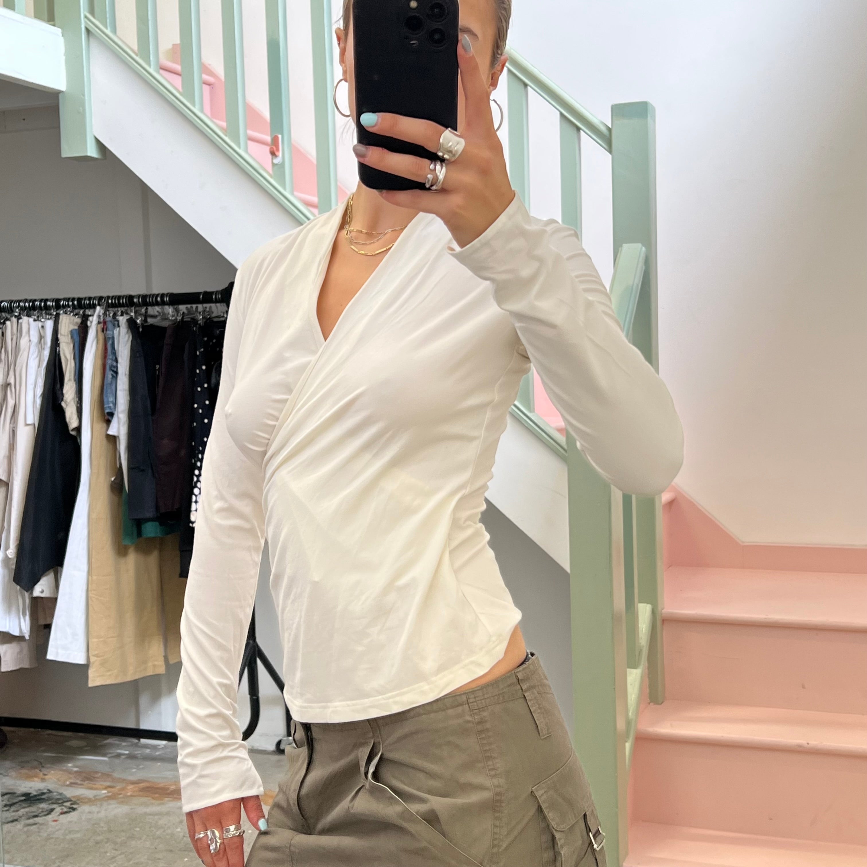 White fitted slouchy v neck top