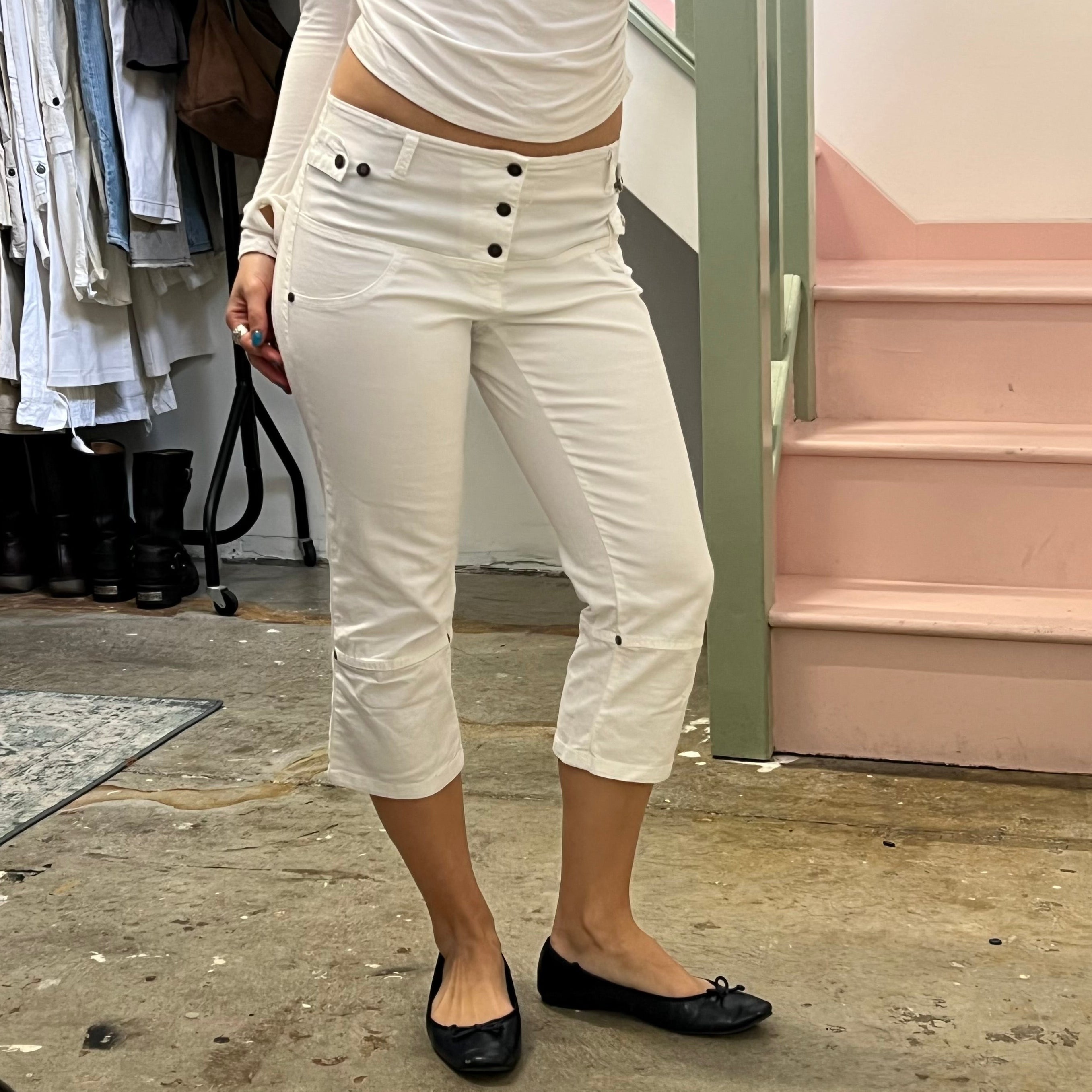 Benetton fitted white tailored capris