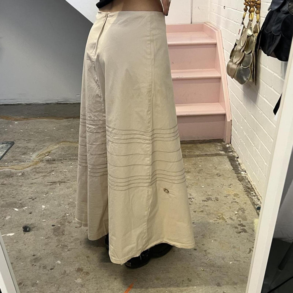 Cream simple vintage maxi skirt with button embroidery
