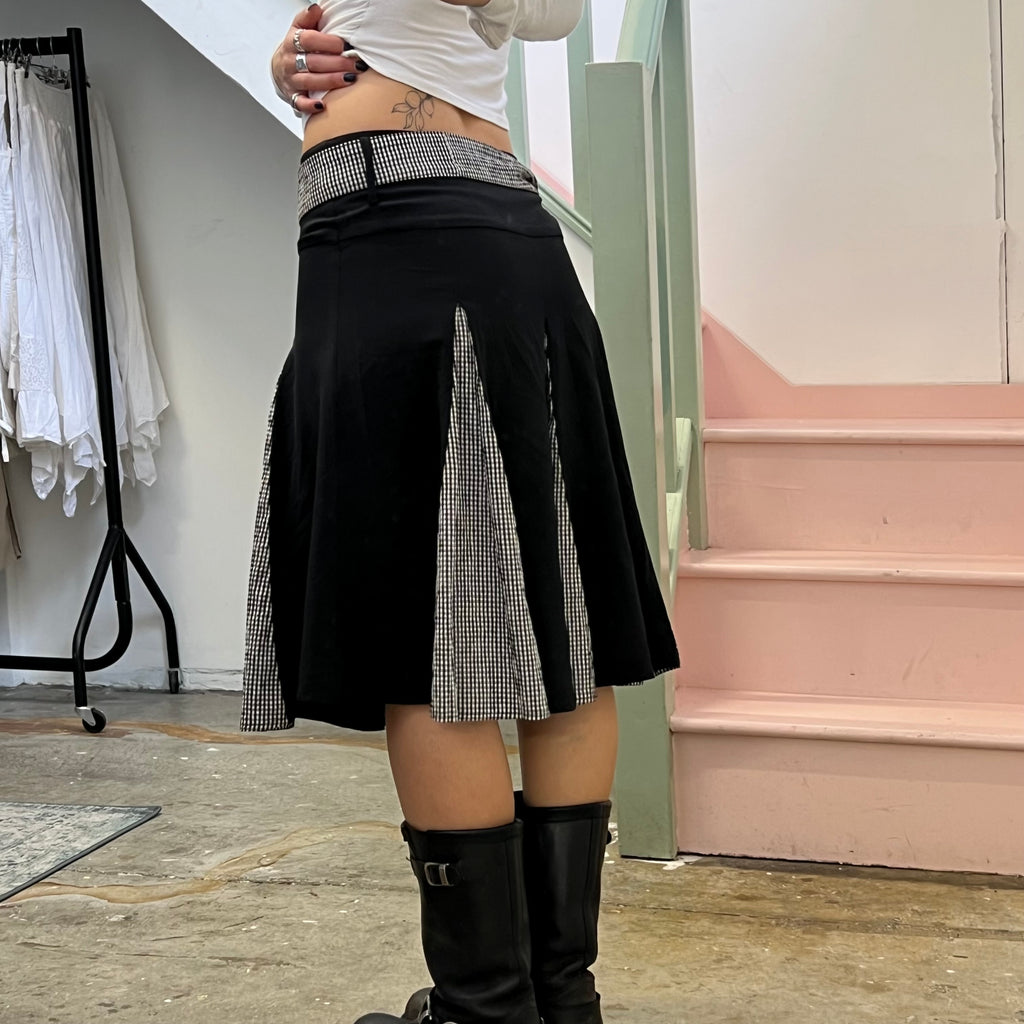 Black pleated gingham midi skirt