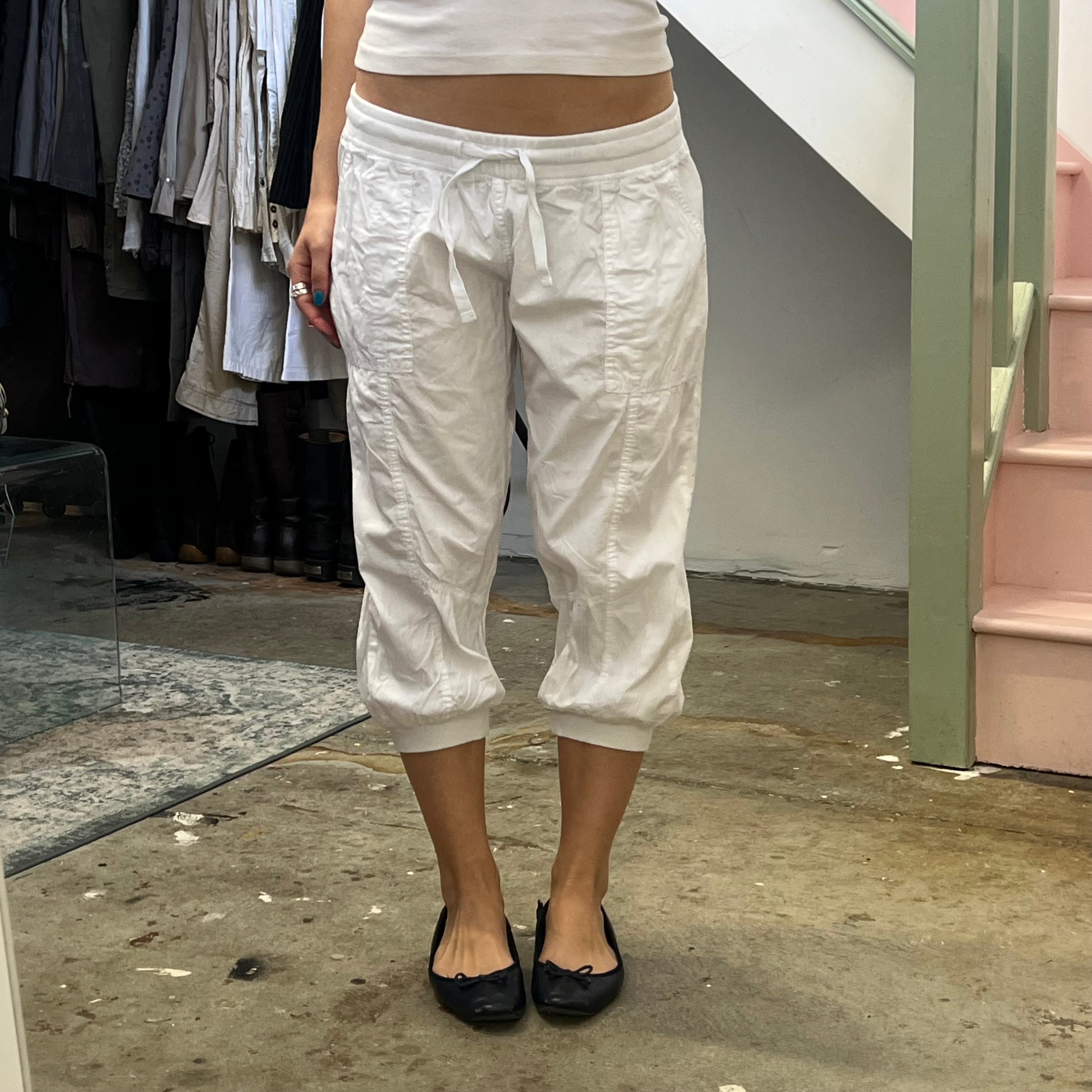 White balloon style cuffed capris