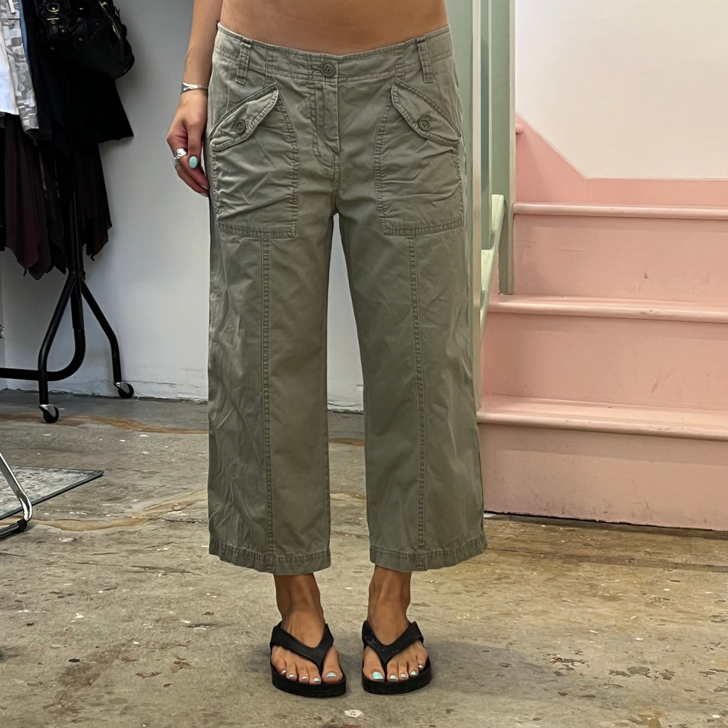 Gap khaki wide leg cargo capris