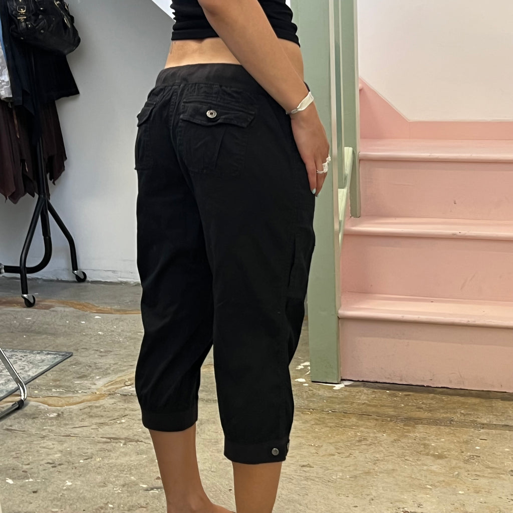 Guess black cinched cargo capris