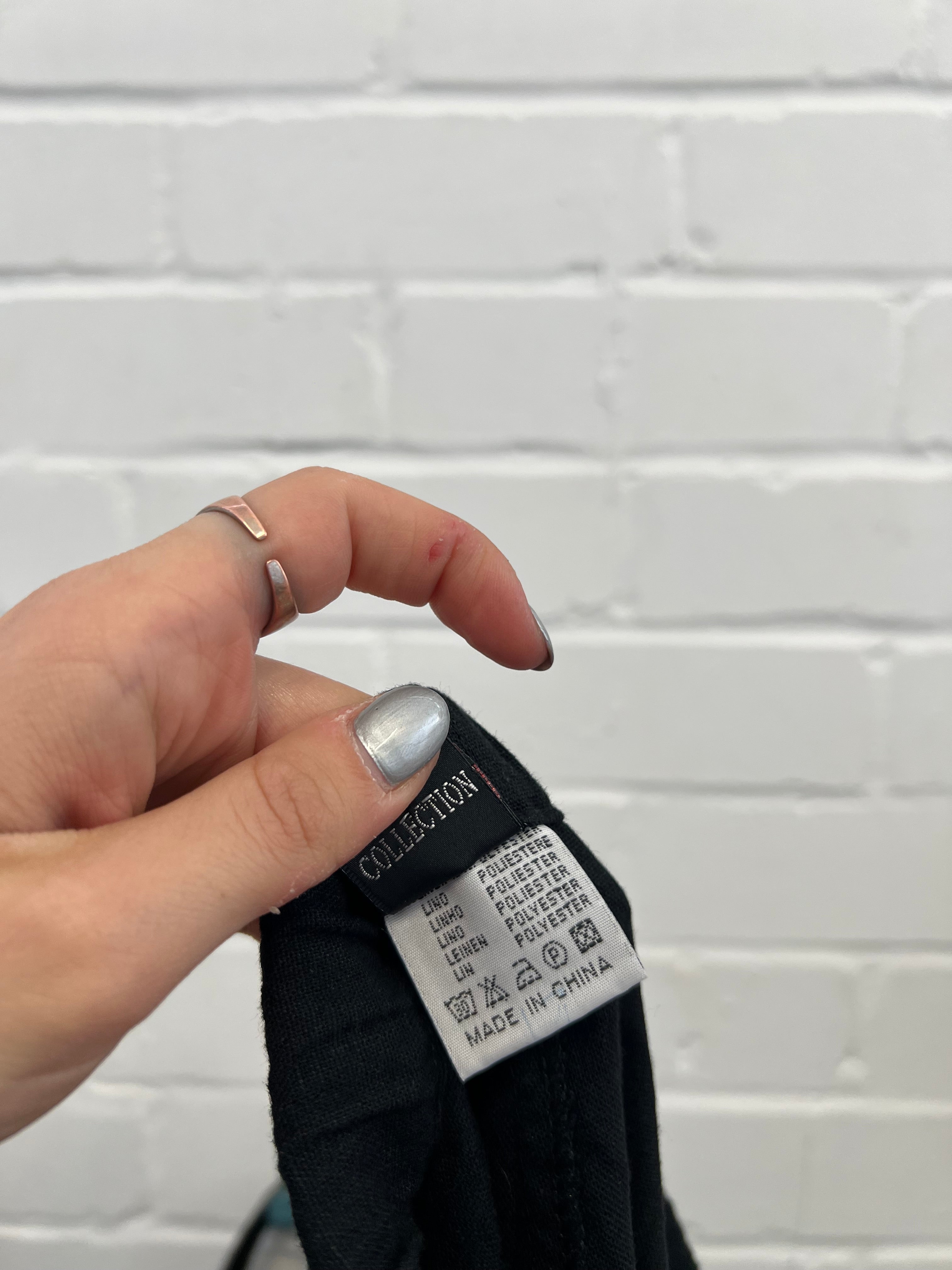 Black linen capris
