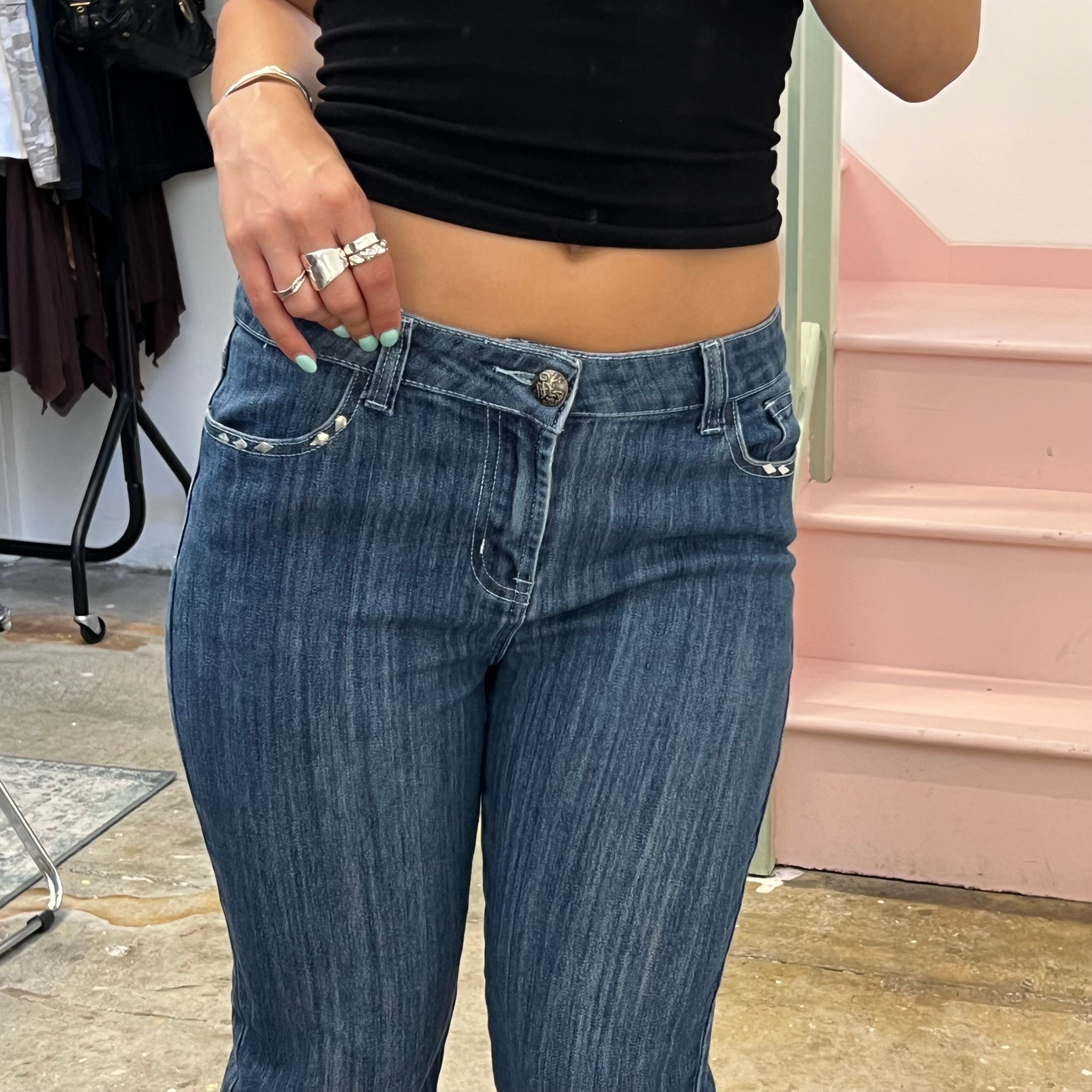 Fitted studded denim capris