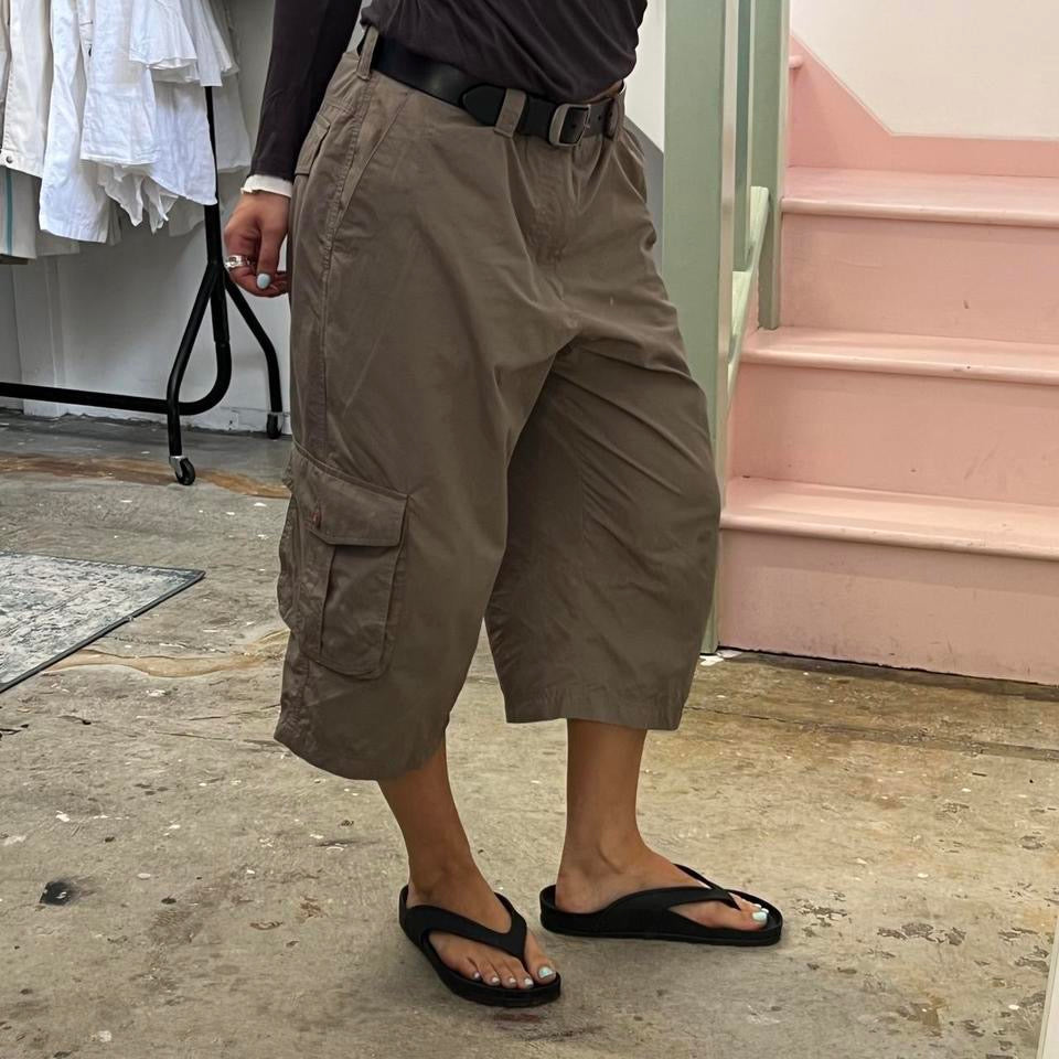 Khaki baggy cargo capris