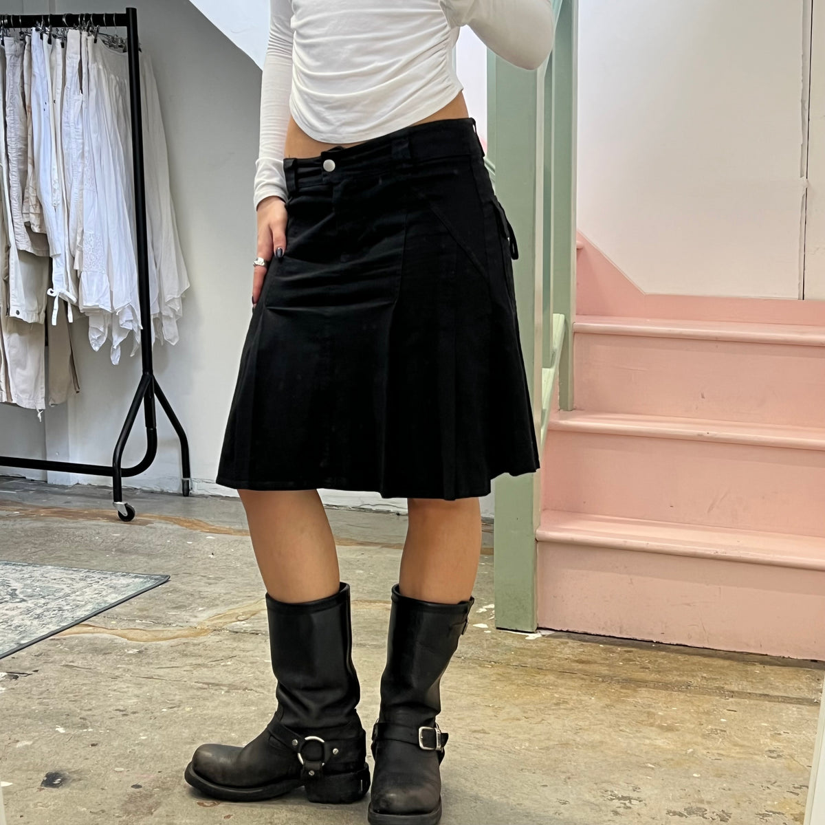 Black pleated fitted pencil skirt