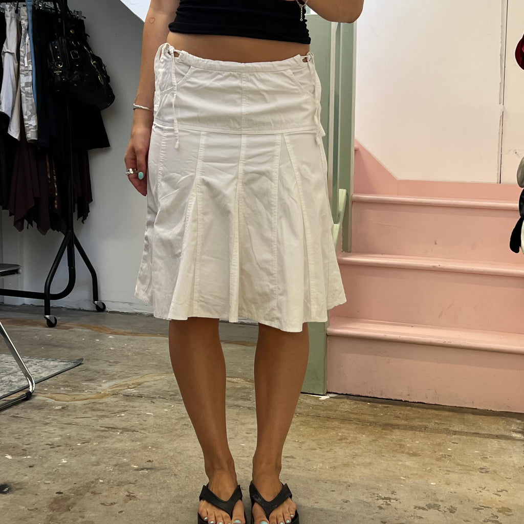 White pleated low rise midi skirt