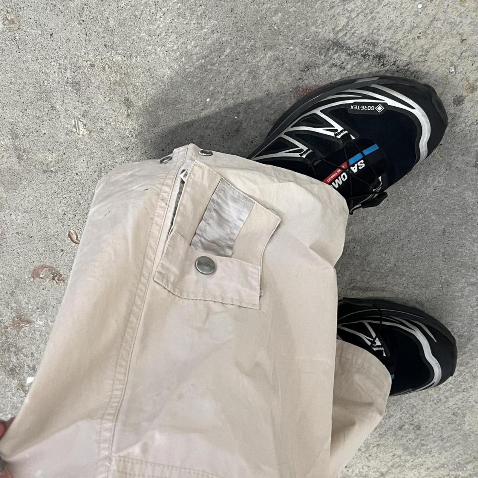 cream low rise wide leg vintage cargo trousers