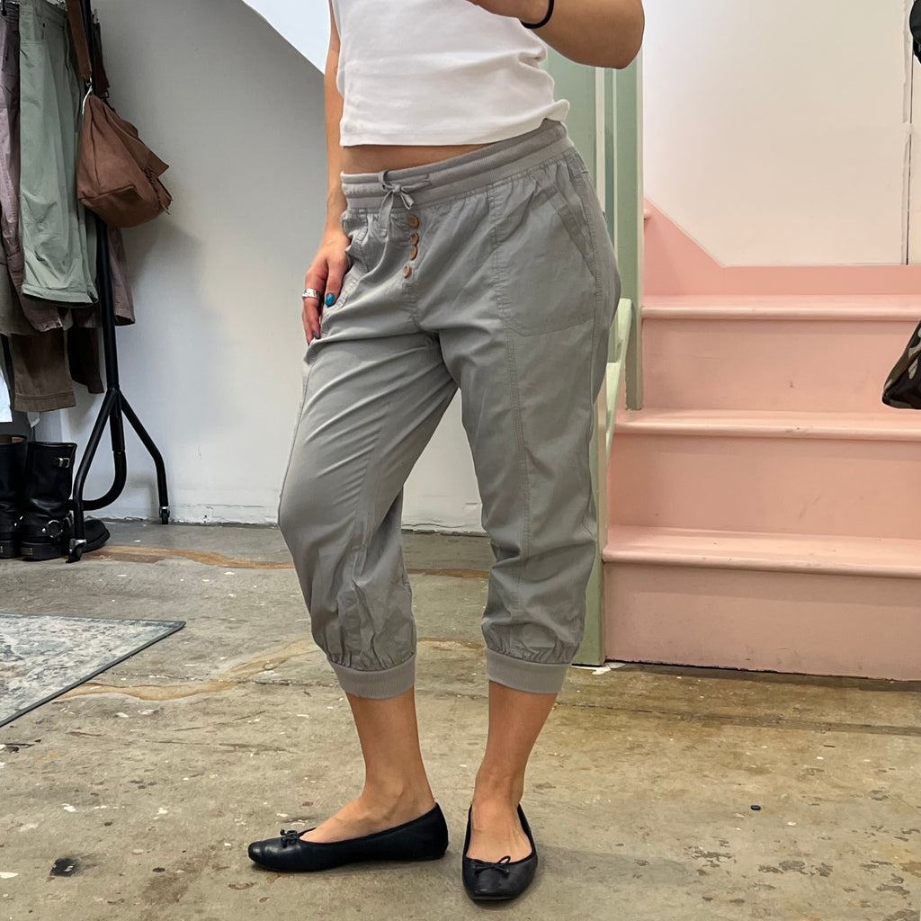 Grey bubble capris