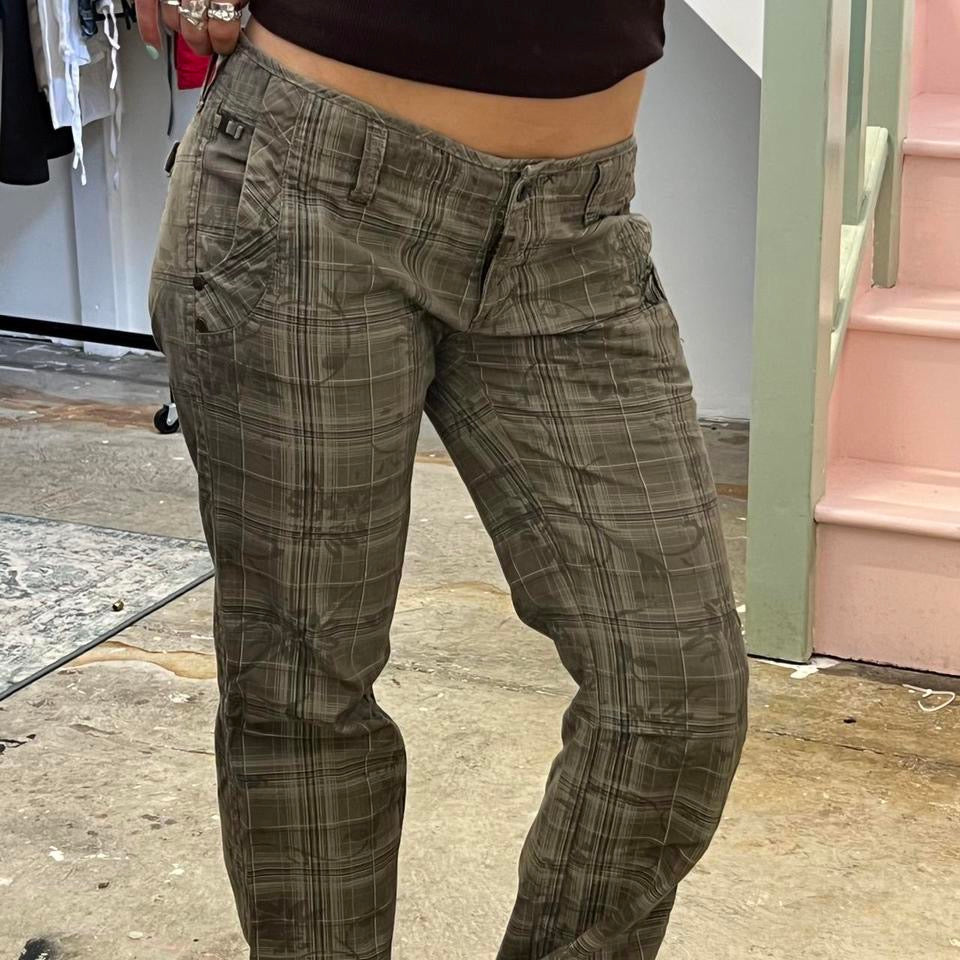 Khaki checkered low rise wide leg cargos