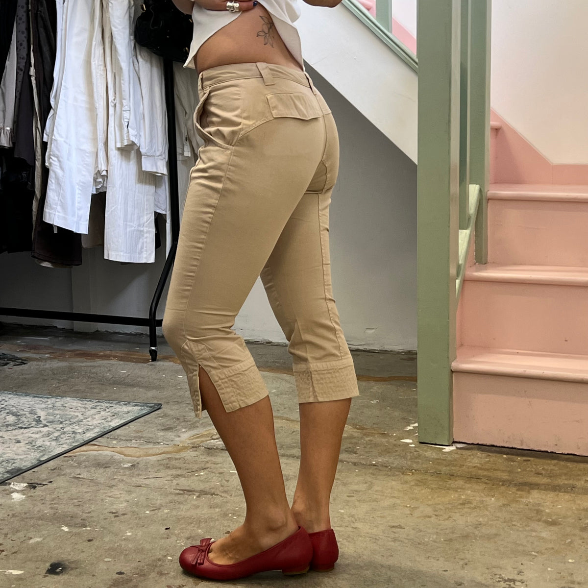 Sisley cream tailored capris