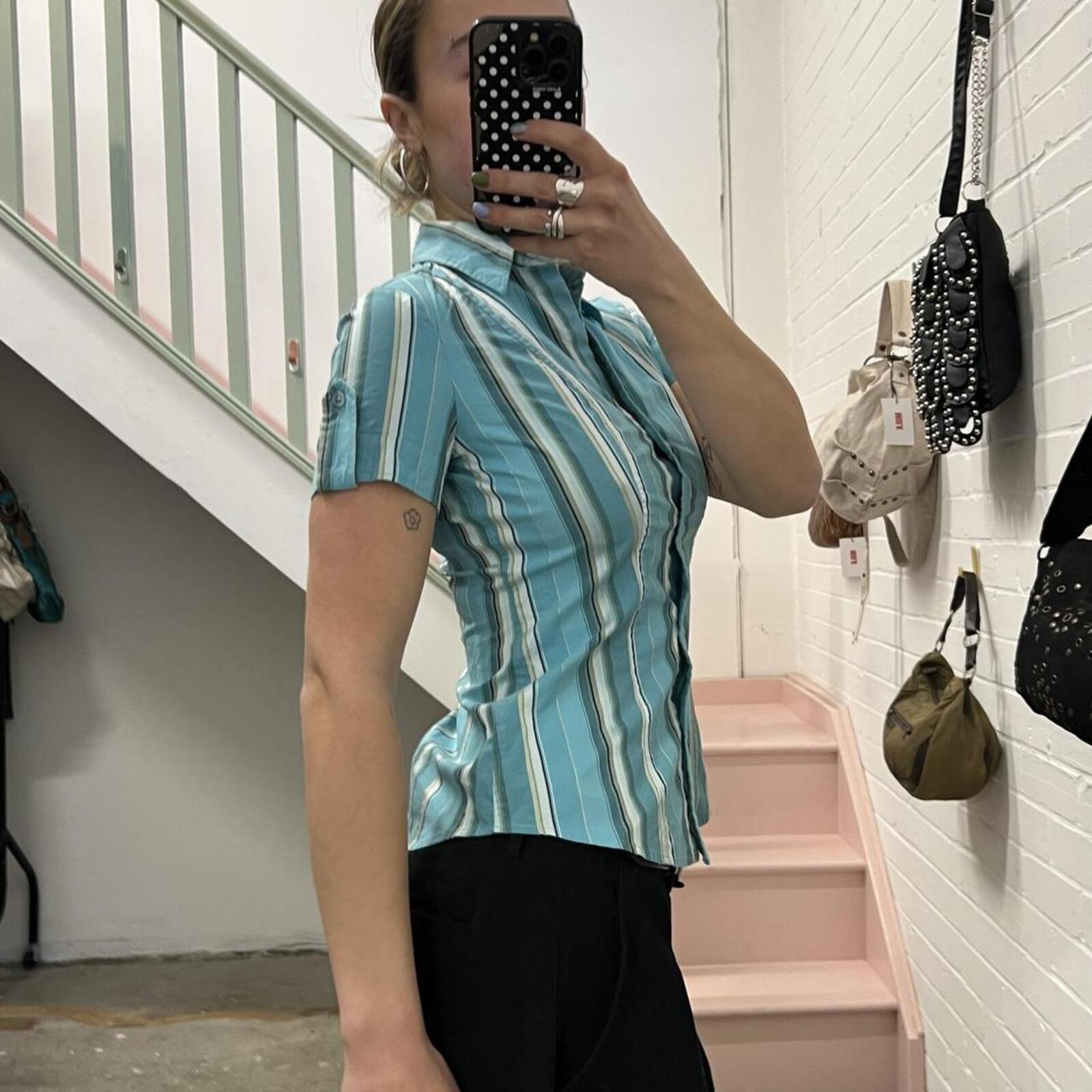 Blue and white striped fitted vintage short sleeve shirt