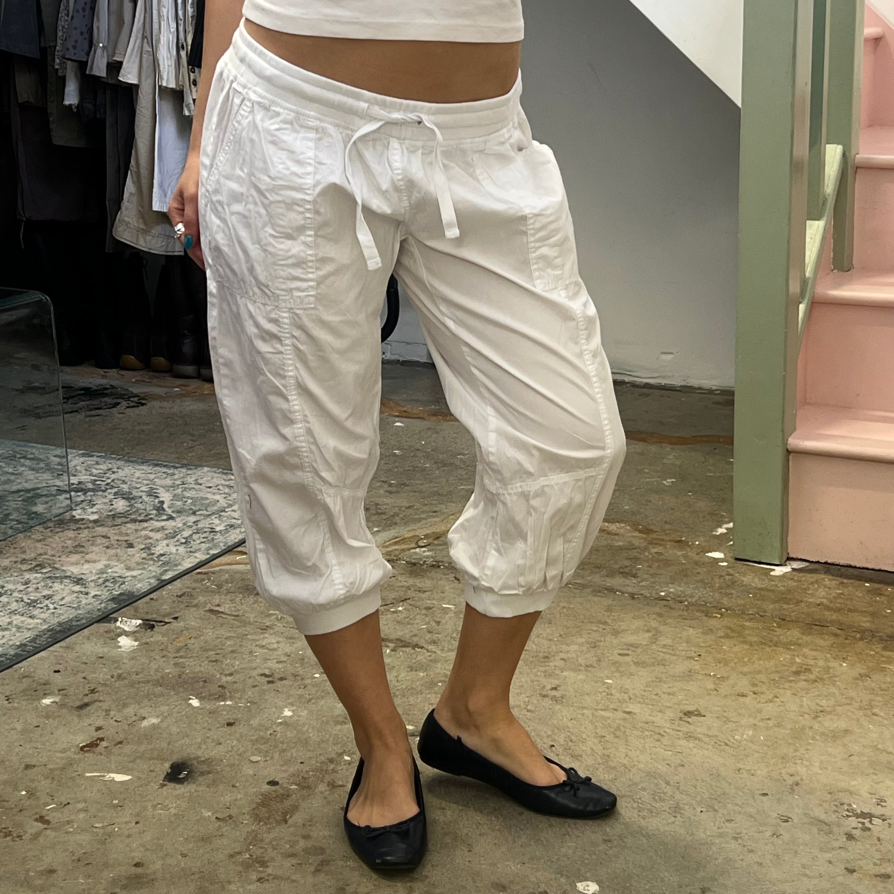 White balloon style cuffed capris