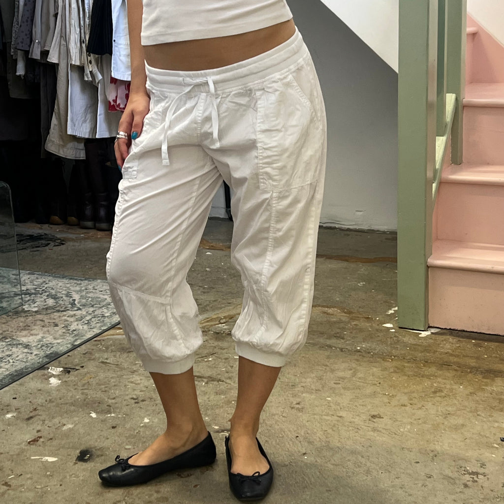 White balloon style cuffed capris
