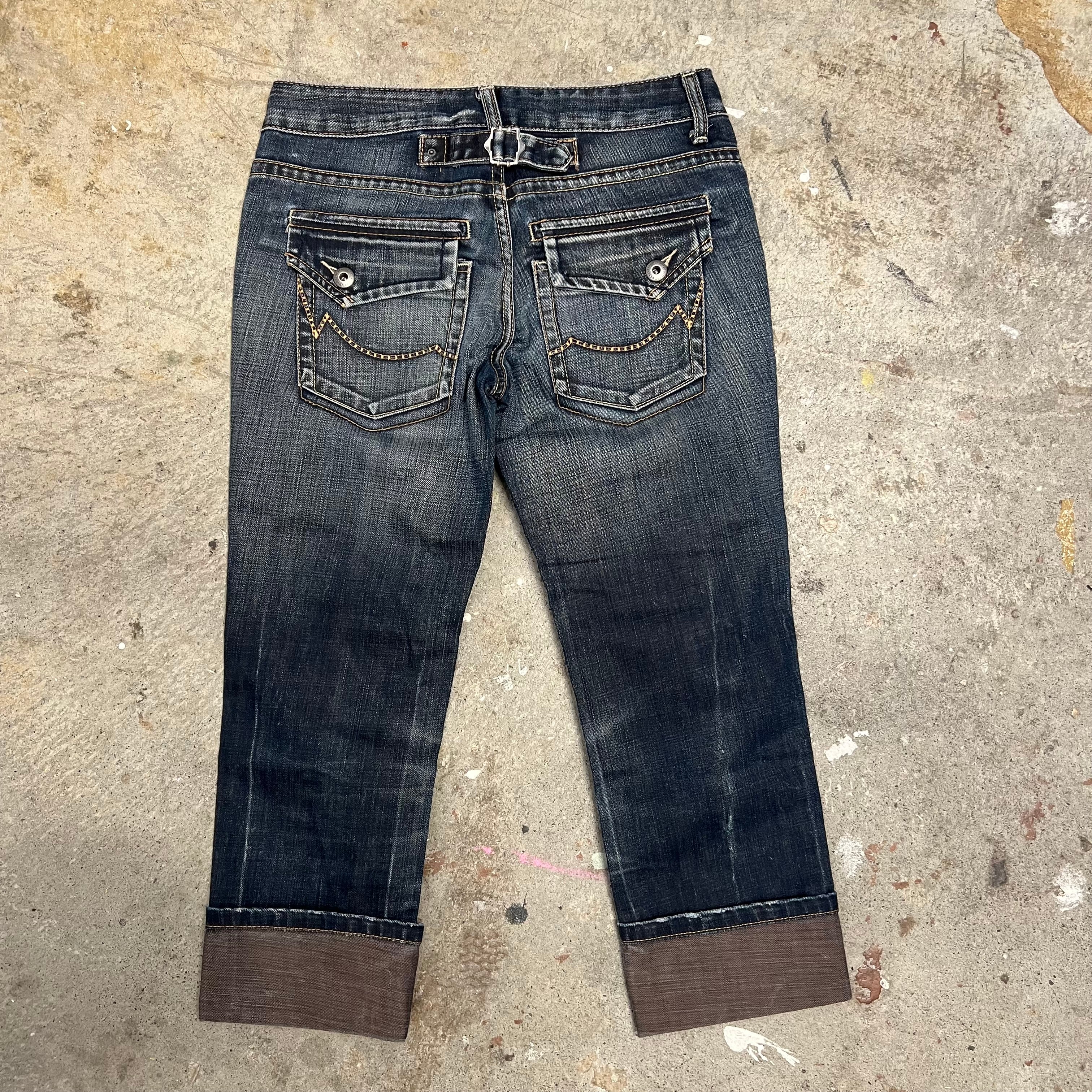 Dark wash fitted fold hem denim capris