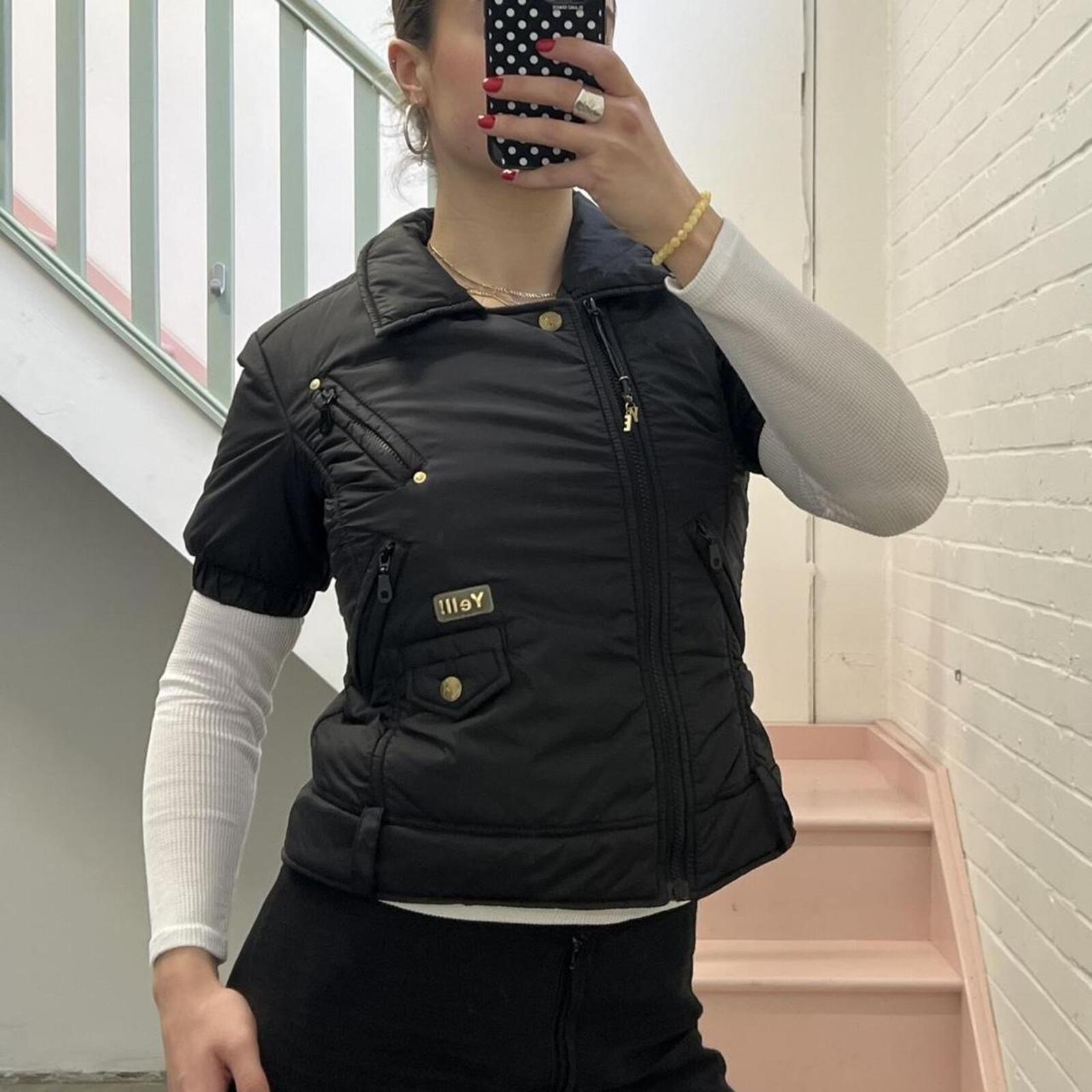 Yell short sleeve black vintage puffer jacket