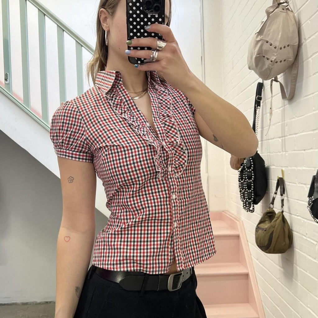 Red and navy checkered fitted vintage short sleeve shirt
