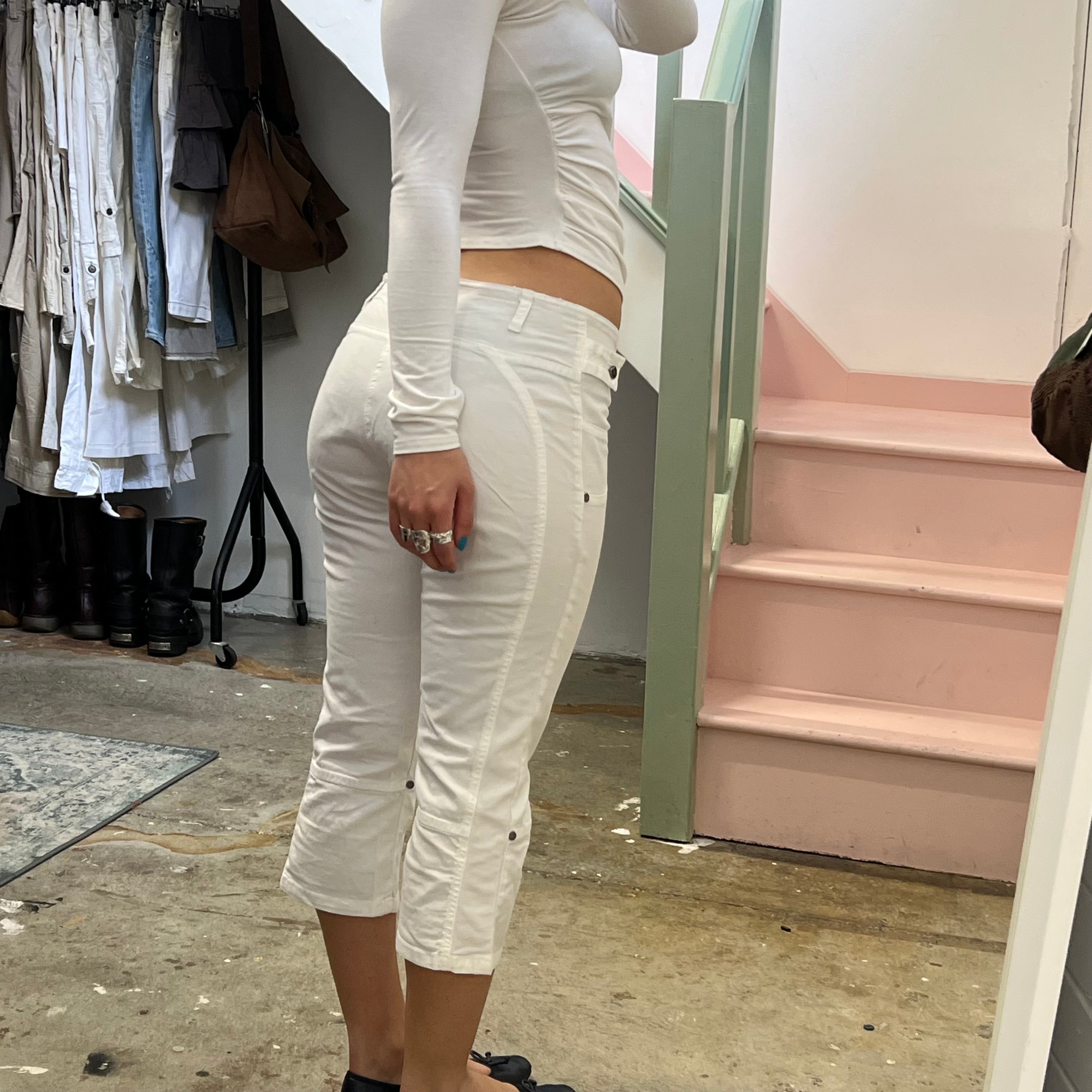 Benetton fitted white tailored capris