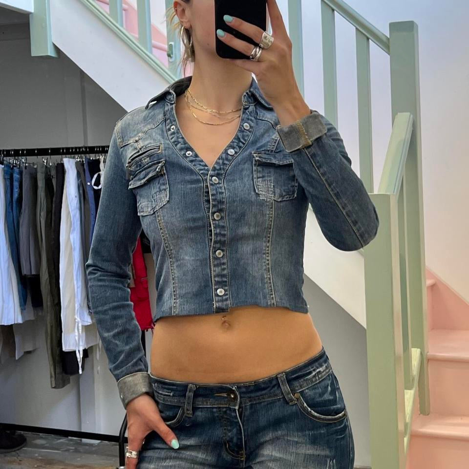 Cropped fitted denim skirt