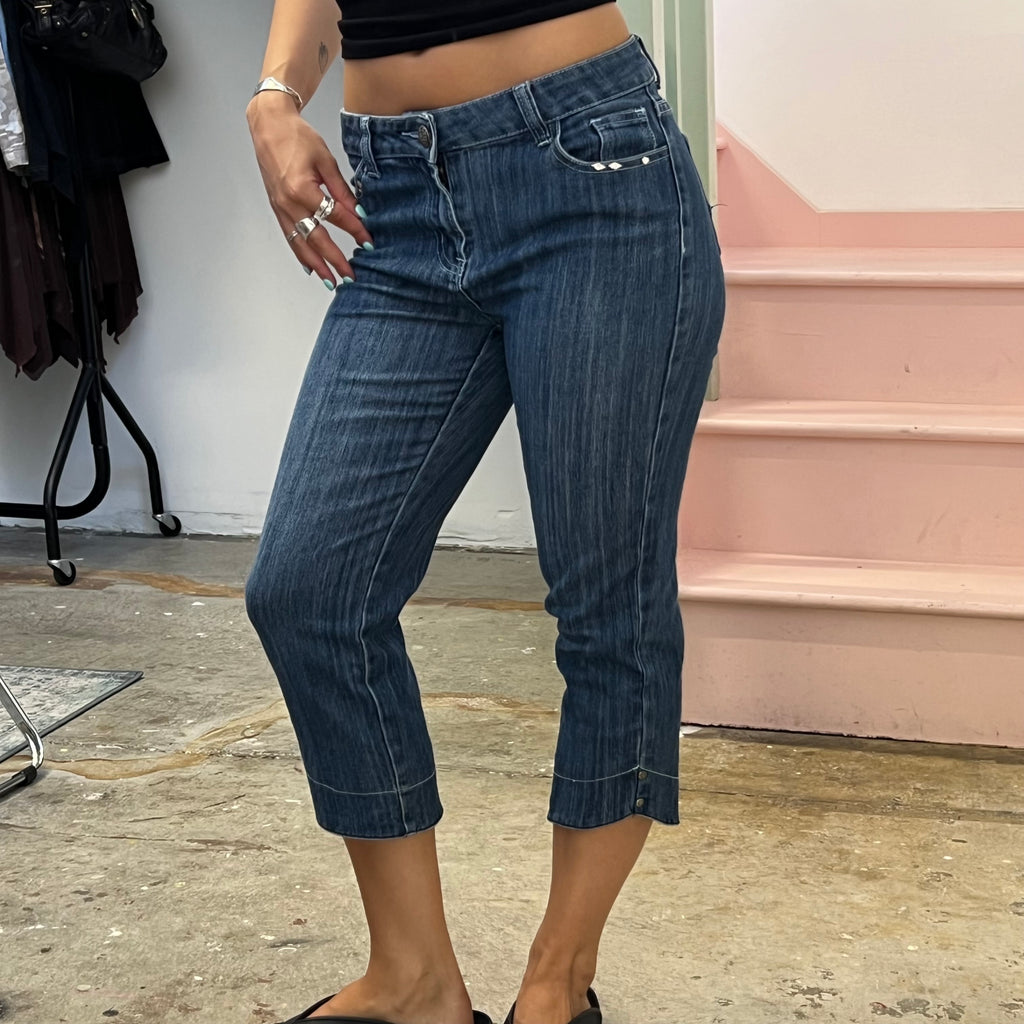 Fitted studded denim capris