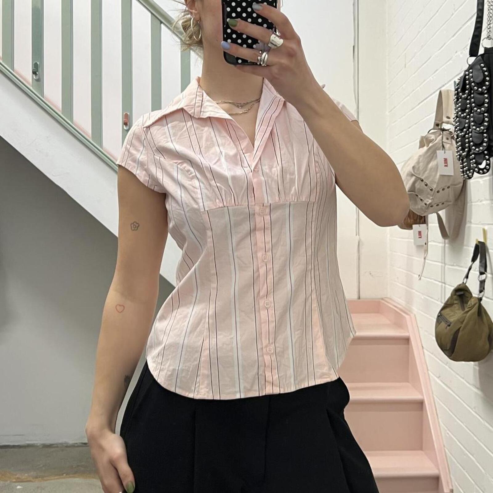 Pink and white striped fitted vintage short sleeve shirt