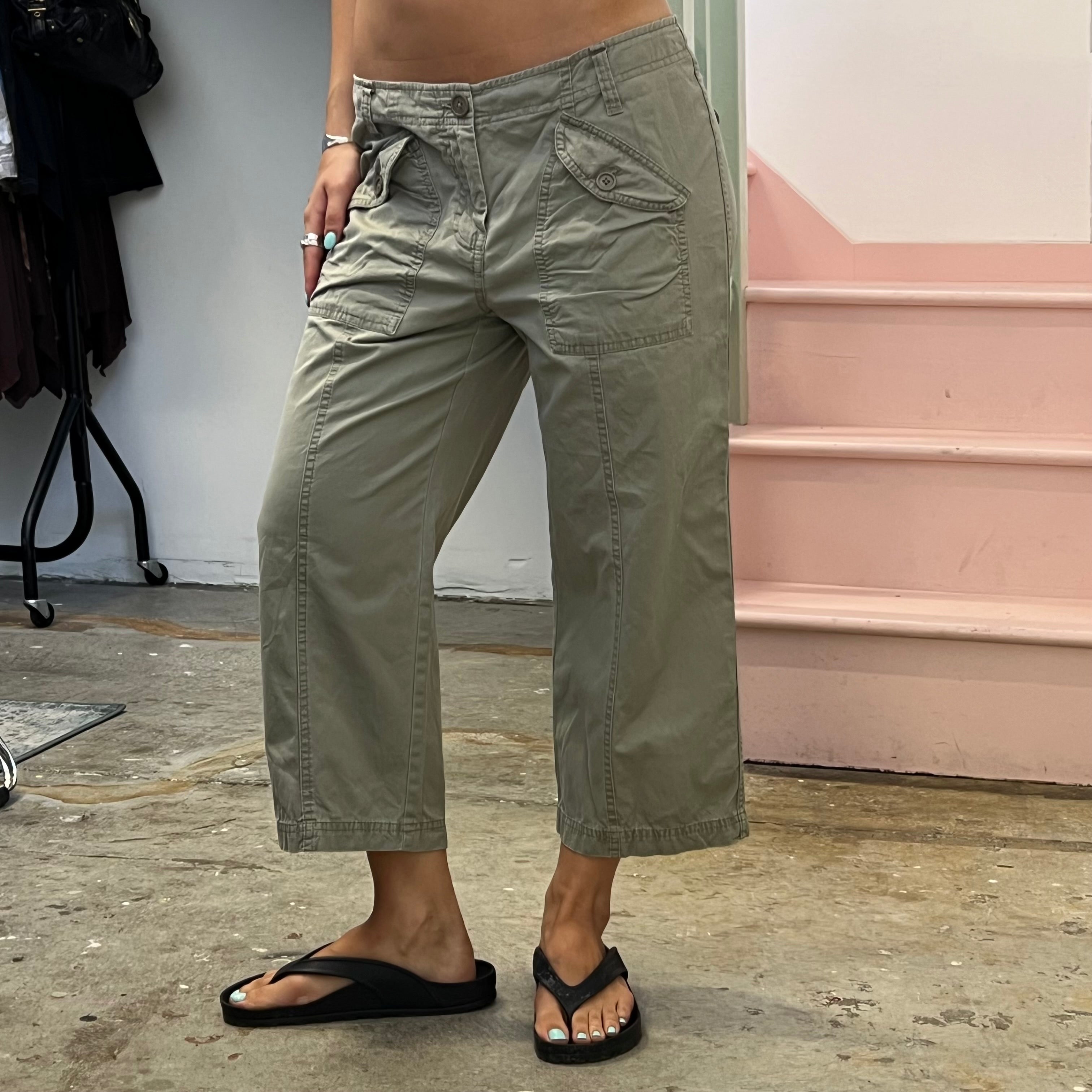 Gap khaki wide leg cargo capris